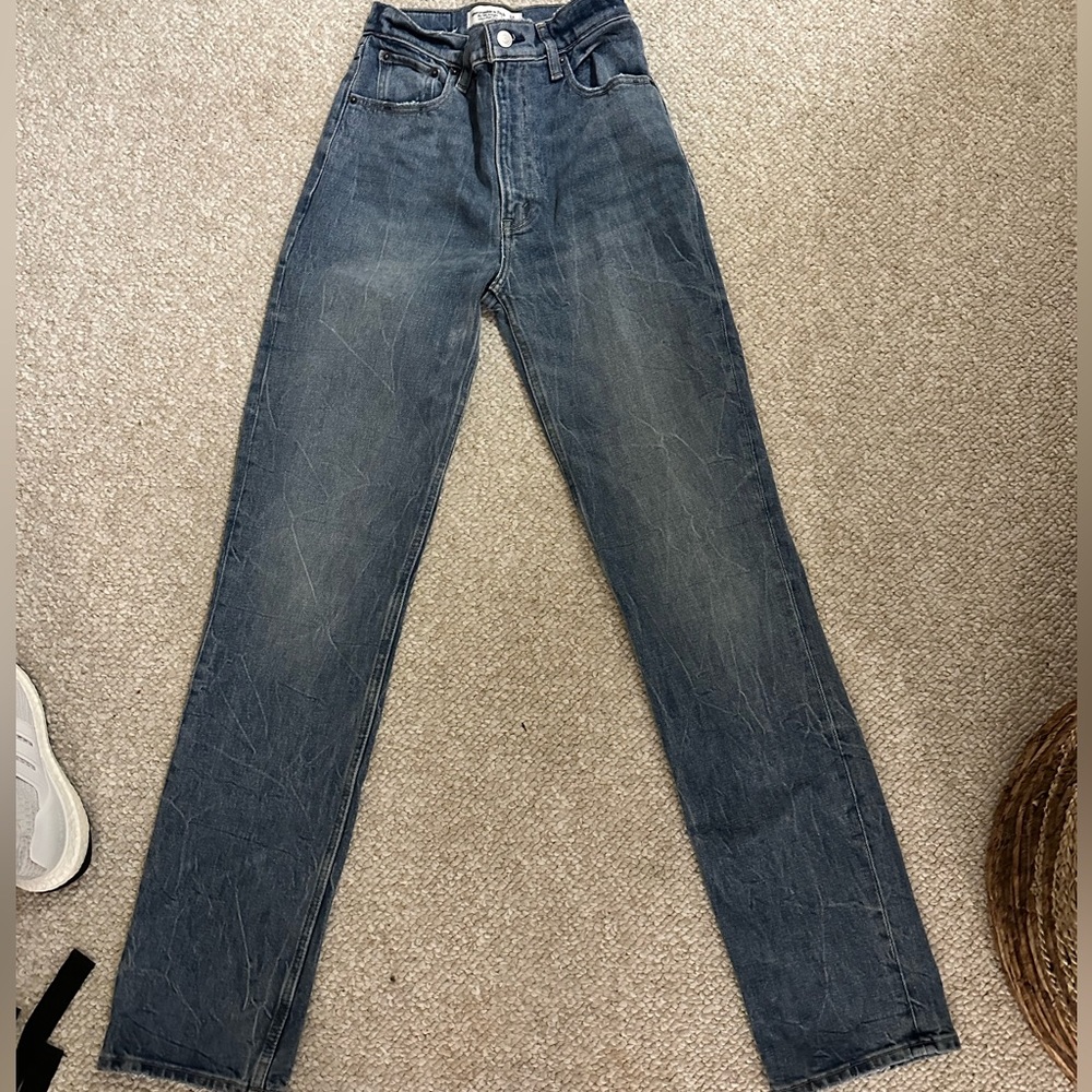 Abercrombie ‘90s straight ultra high rise’ dark washed jeans. NWT